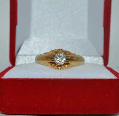 Edwardian Era - Antique 1908 - 18ct Gold Diamond Belcher Ringfront