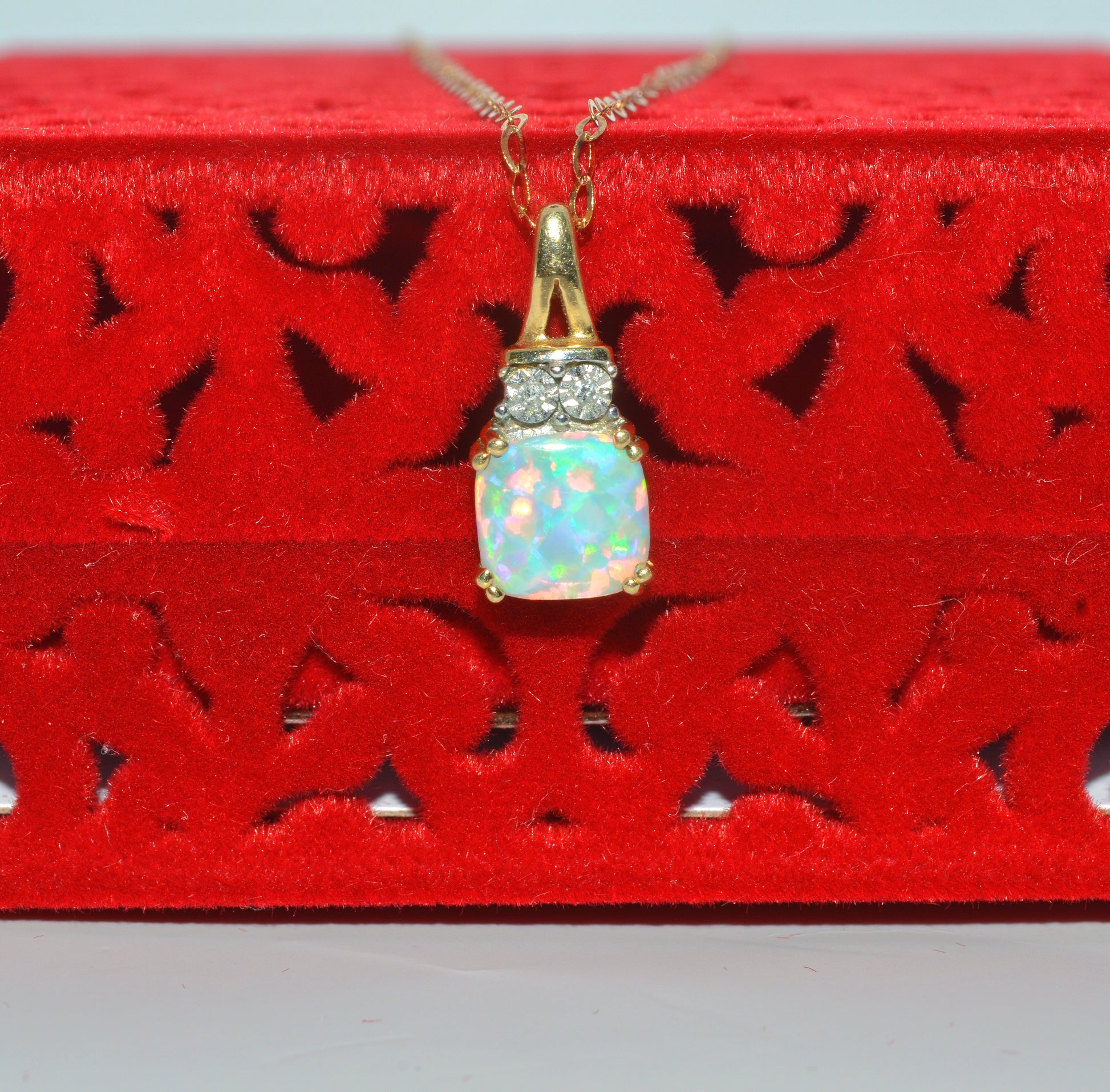 9ct Gold - Opal & Diamond Necklace front close