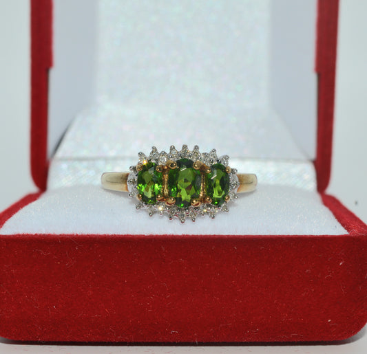 2005 - 9ct Gold - Chrome Diopside & Diamond Trilogy Ring front