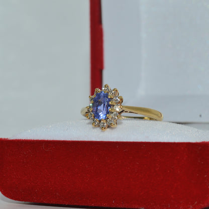 Vintage 1987 - 18ct Gold - Tanzanite & Diamond Cluster Ring left