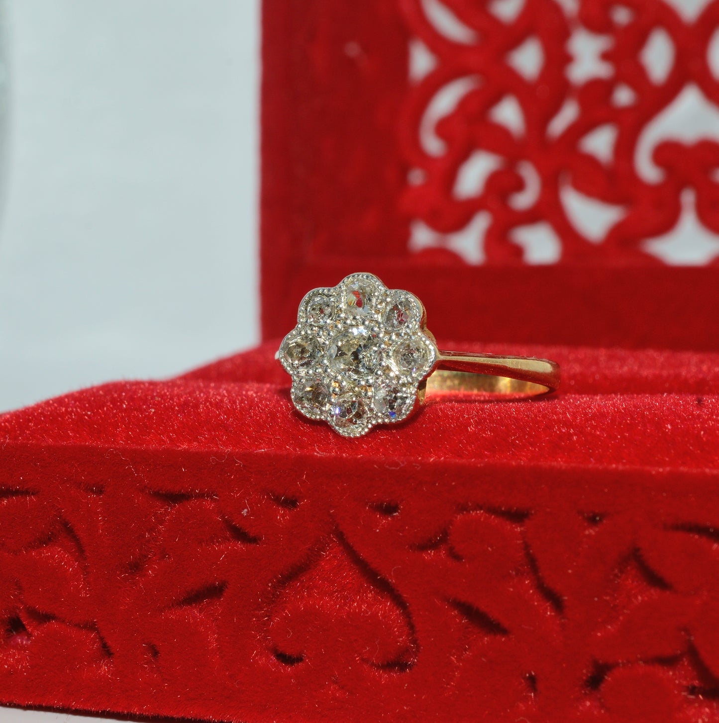 Edwardian Era - Antique 18ct Gold & Platinum - Diamond Cluster Ring left