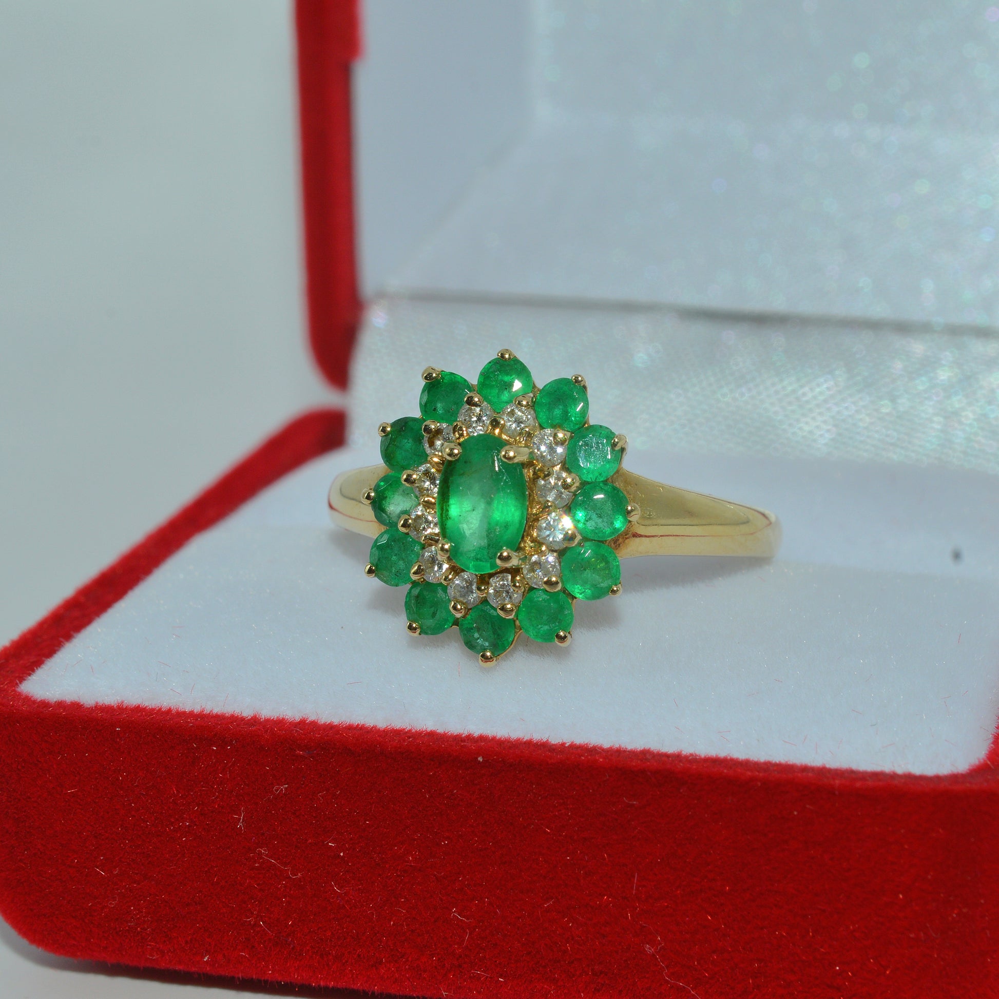 Vintage 2002 - 9ct Gold - Emerald & Diamond Cluster Ring left close