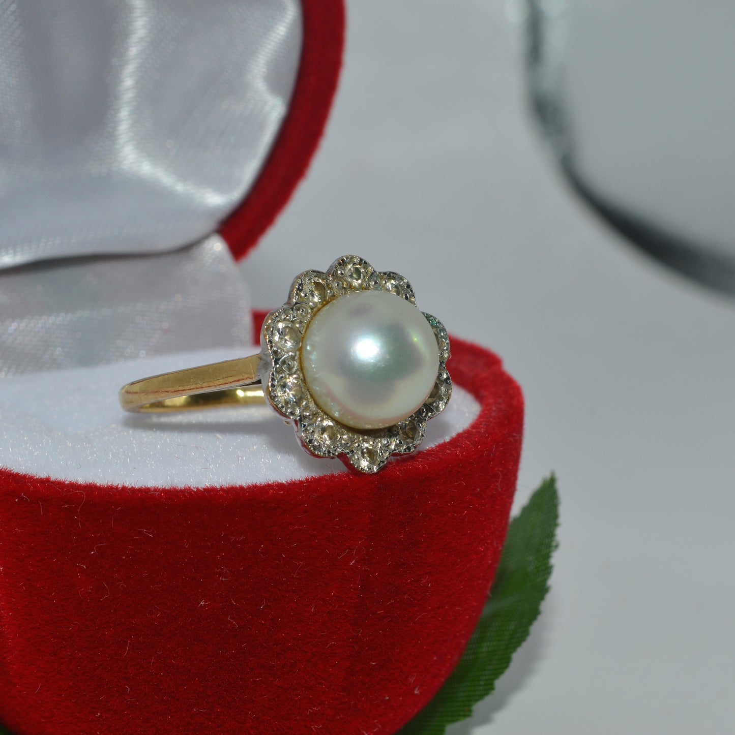 14ct Gold - Pearl & Diamond Cluster Ring right