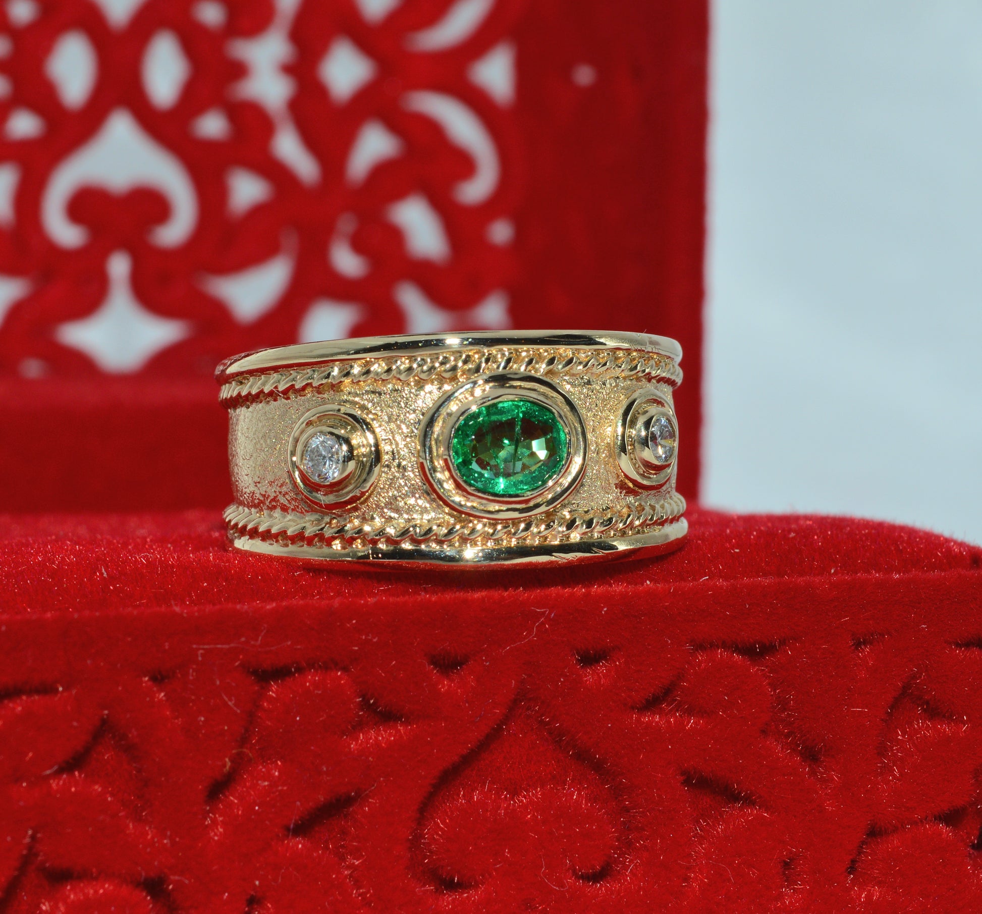 9ct Gold - Emerald & Diamond Byzantine style Ring right