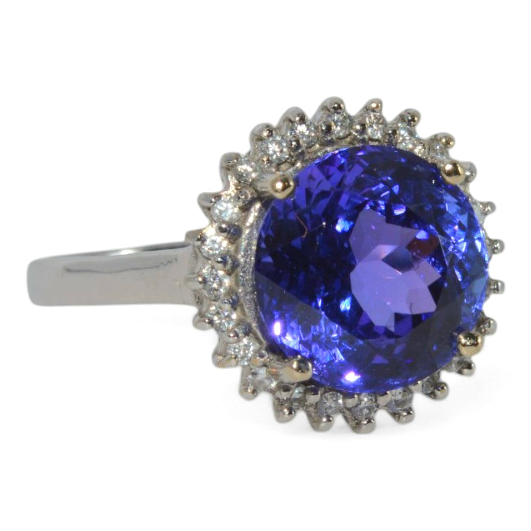 18ct White Gold - 4.5ct Tanzanite & Diamond Cluster Ring right