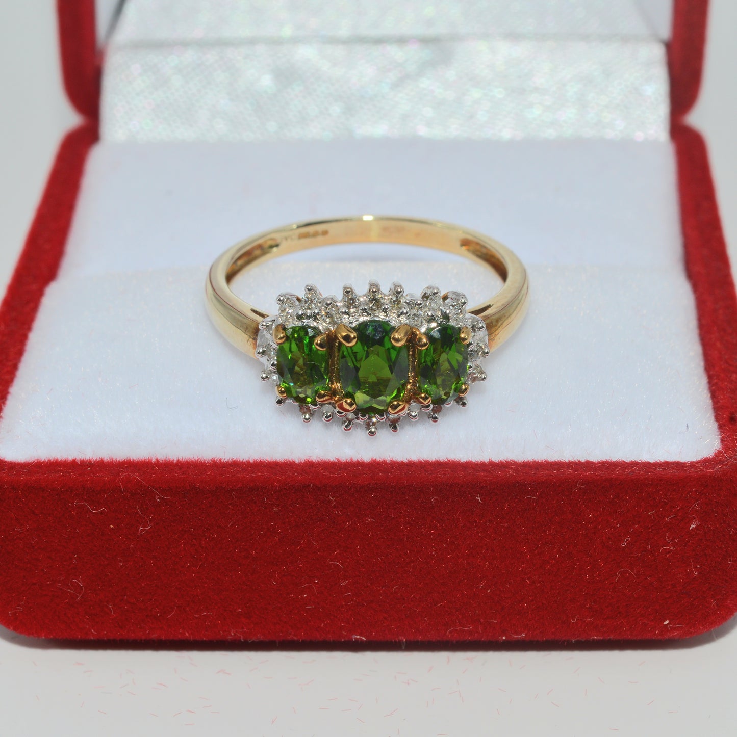 2005 - 9ct Gold - Chrome Diopside & Diamond Trilogy Ring top down