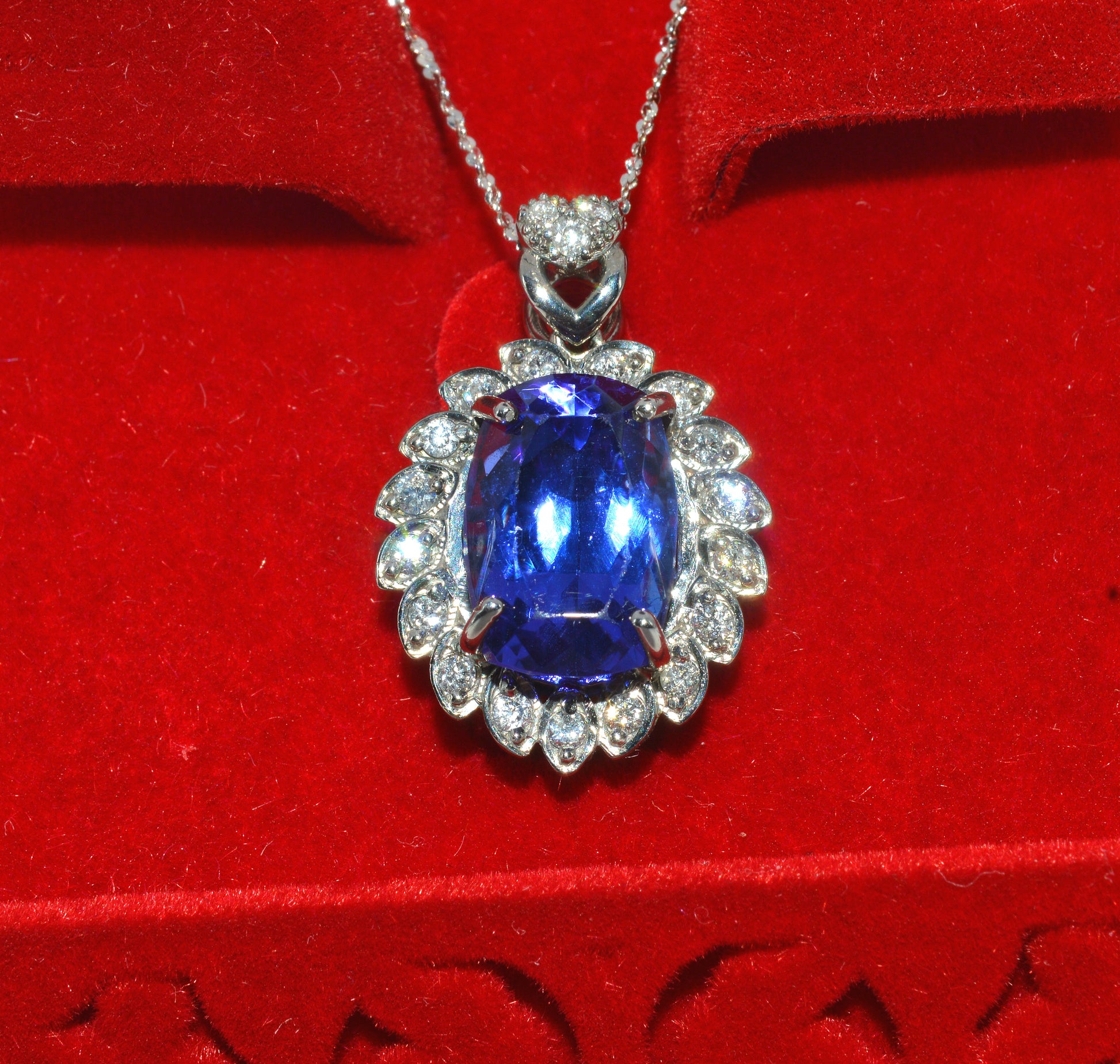 18ct White Gold - Tanzanite & Diamond Necklace front