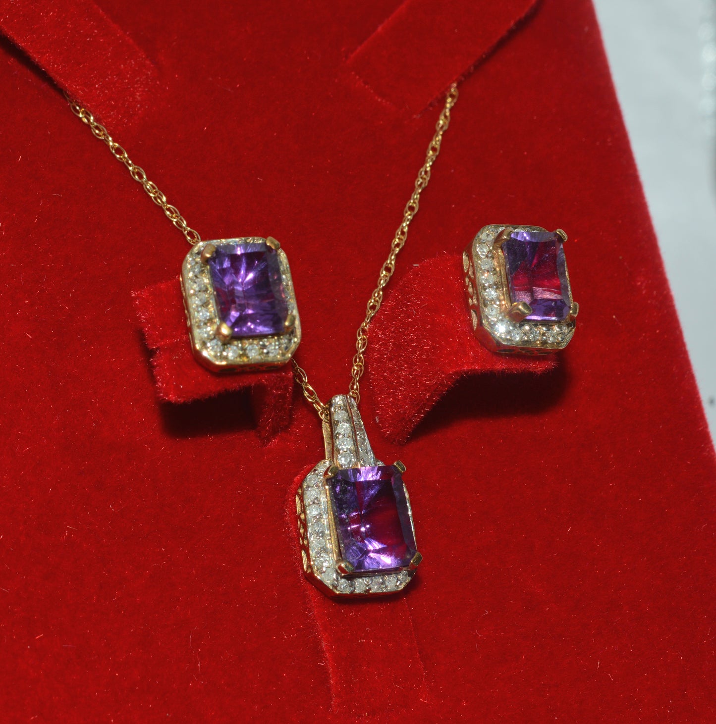 9ct Gold - Amethyst & Diamond Earring & Necklace Set right