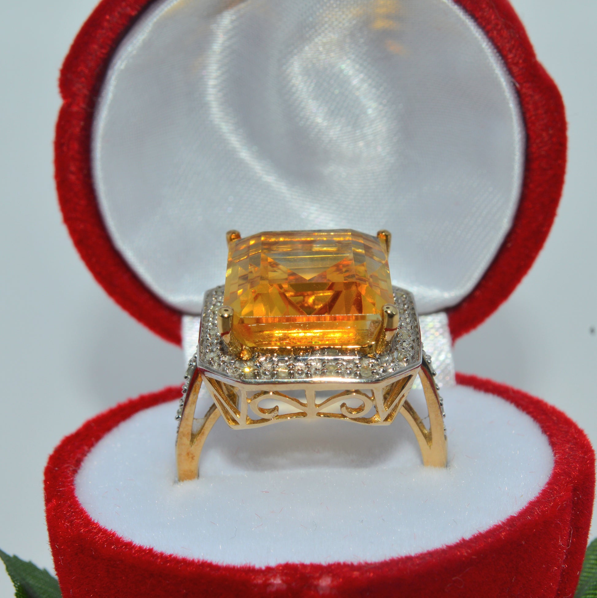 9ct Gold - Citrine & Diamond Cocktail Ring upright front