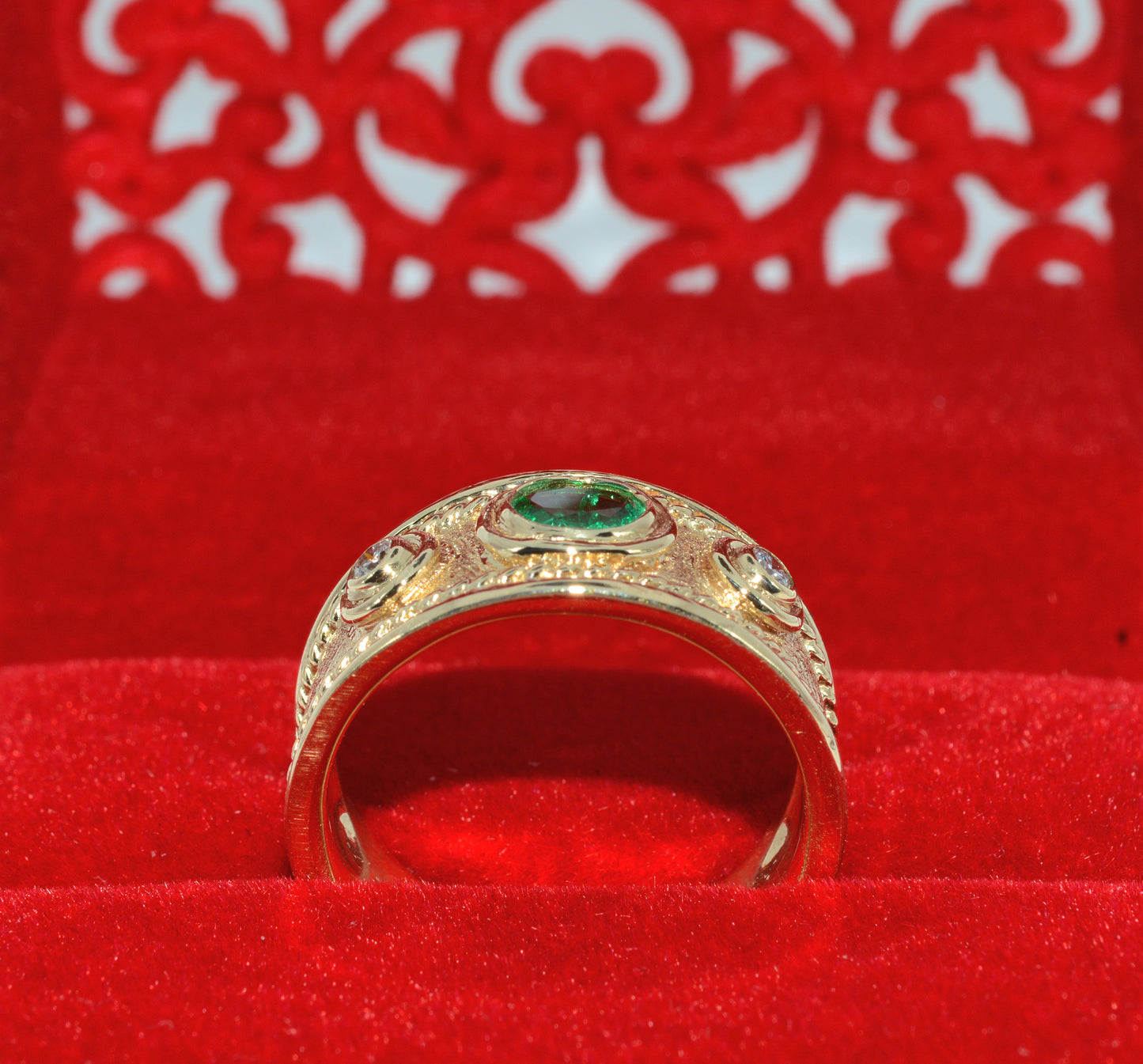 9ct Gold - Emerald & Diamond Byzantine style Ring upright front