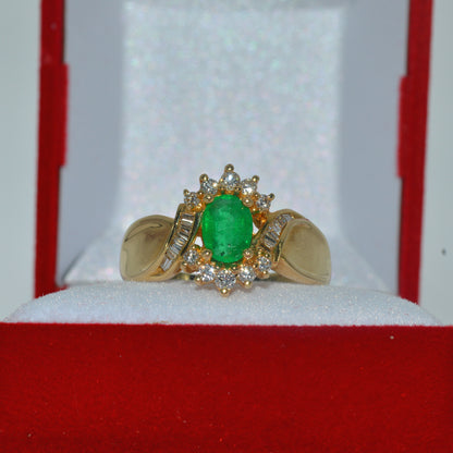 14ct Gold - Emerald & Diamond Ring up