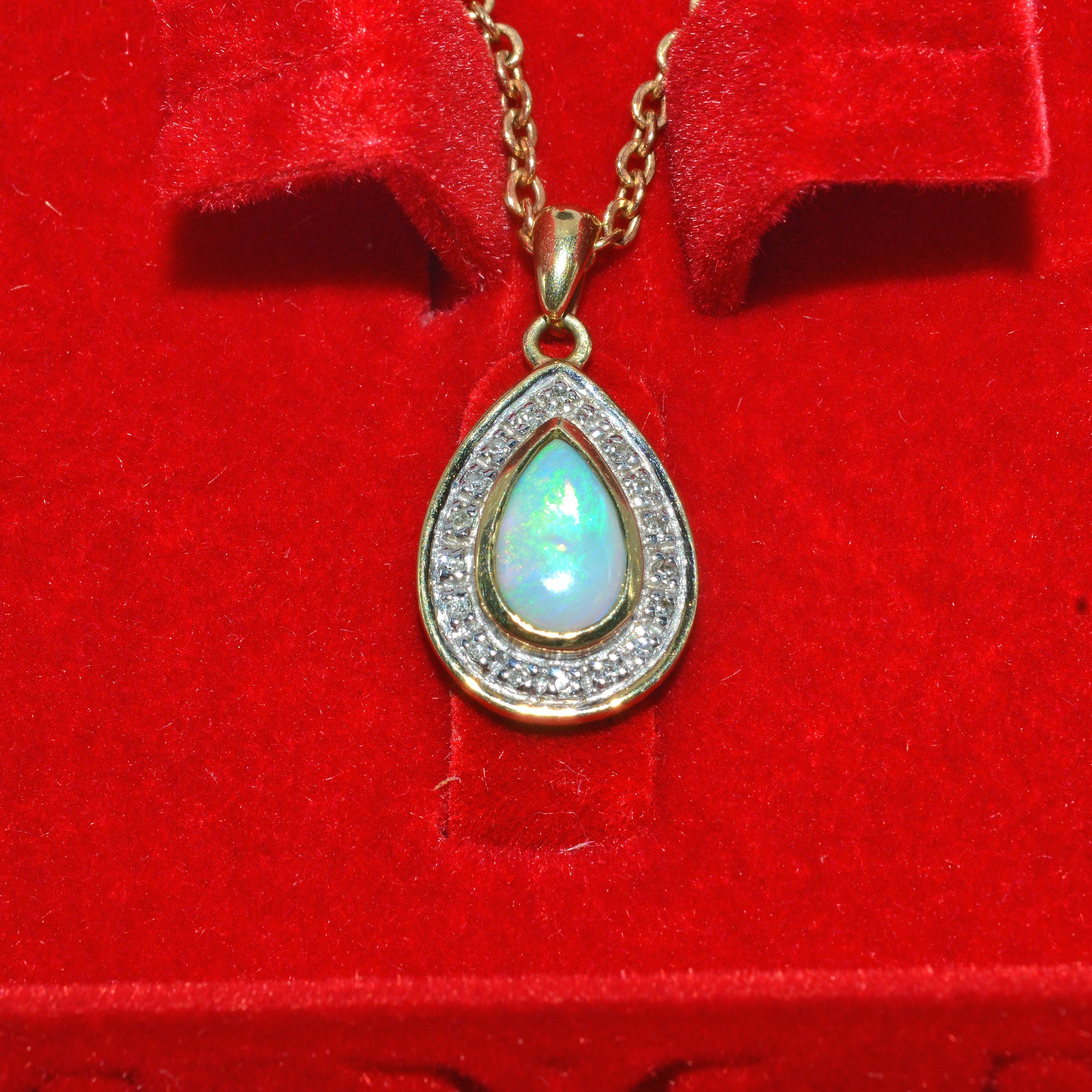 Vintage 1984 - 9ct Gold - Natural Opal & Diamond Necklace front box