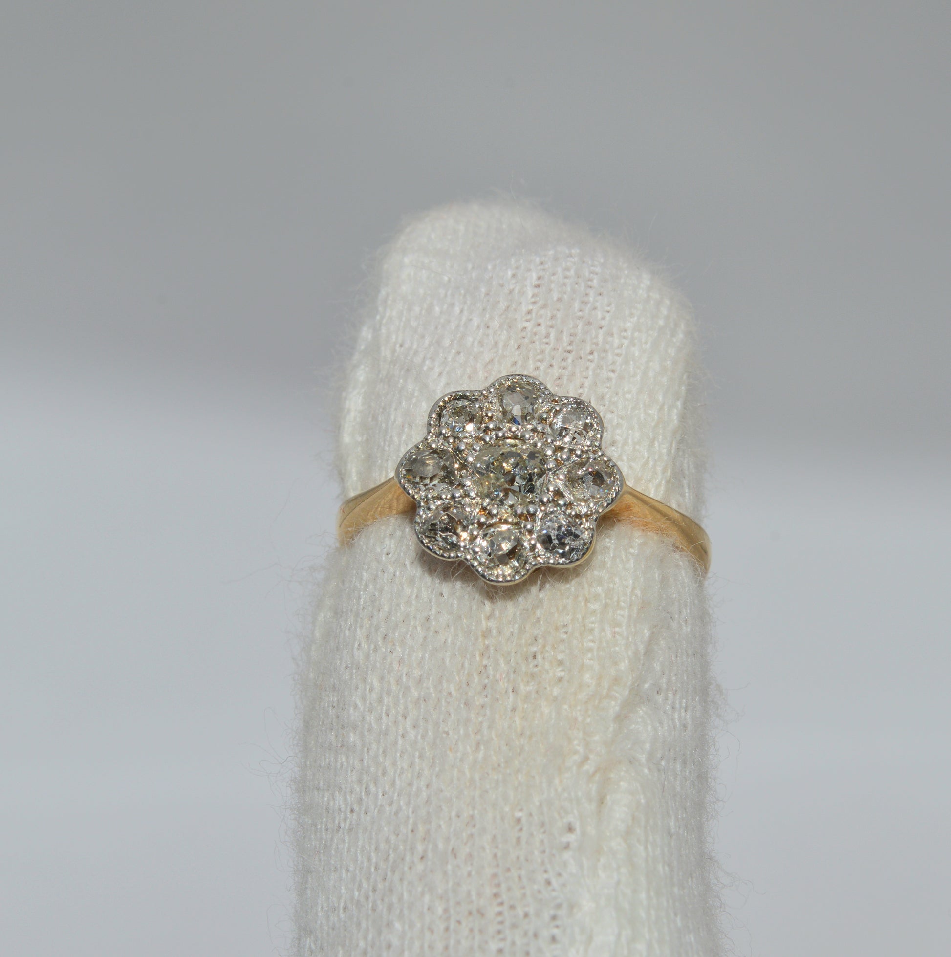 Edwardian Era - Antique 18ct Gold & Platinum - Diamond Cluster Ring finger top down