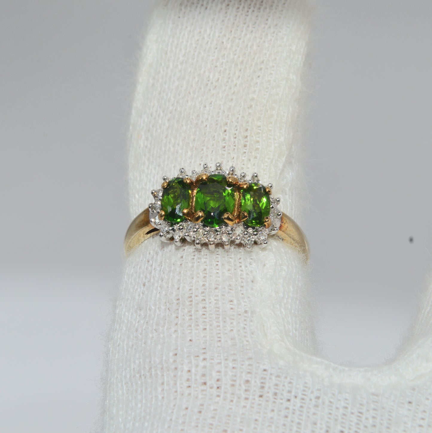 2005 - 9ct Gold - Chrome Diopside & Diamond Trilogy Ring finger top down