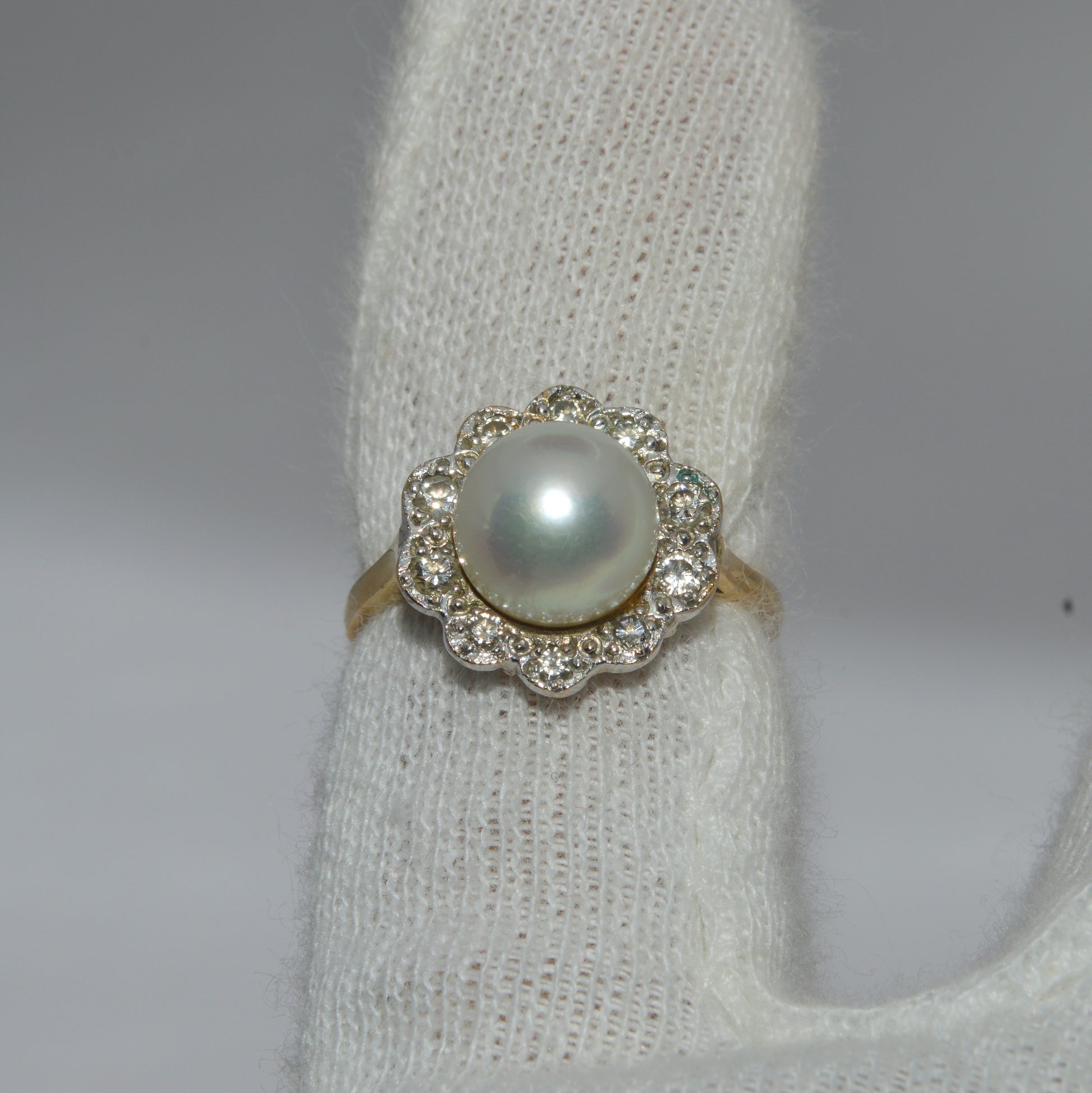 14ct Gold - Pearl & Diamond Cluster Ring finger top down