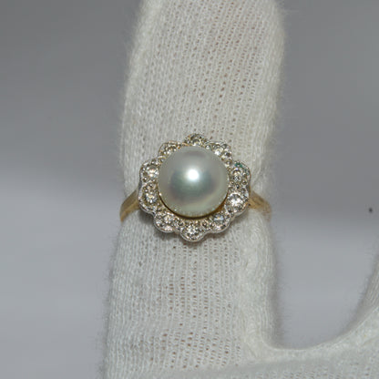 14ct Gold - Pearl & Diamond Cluster Ring finger top down