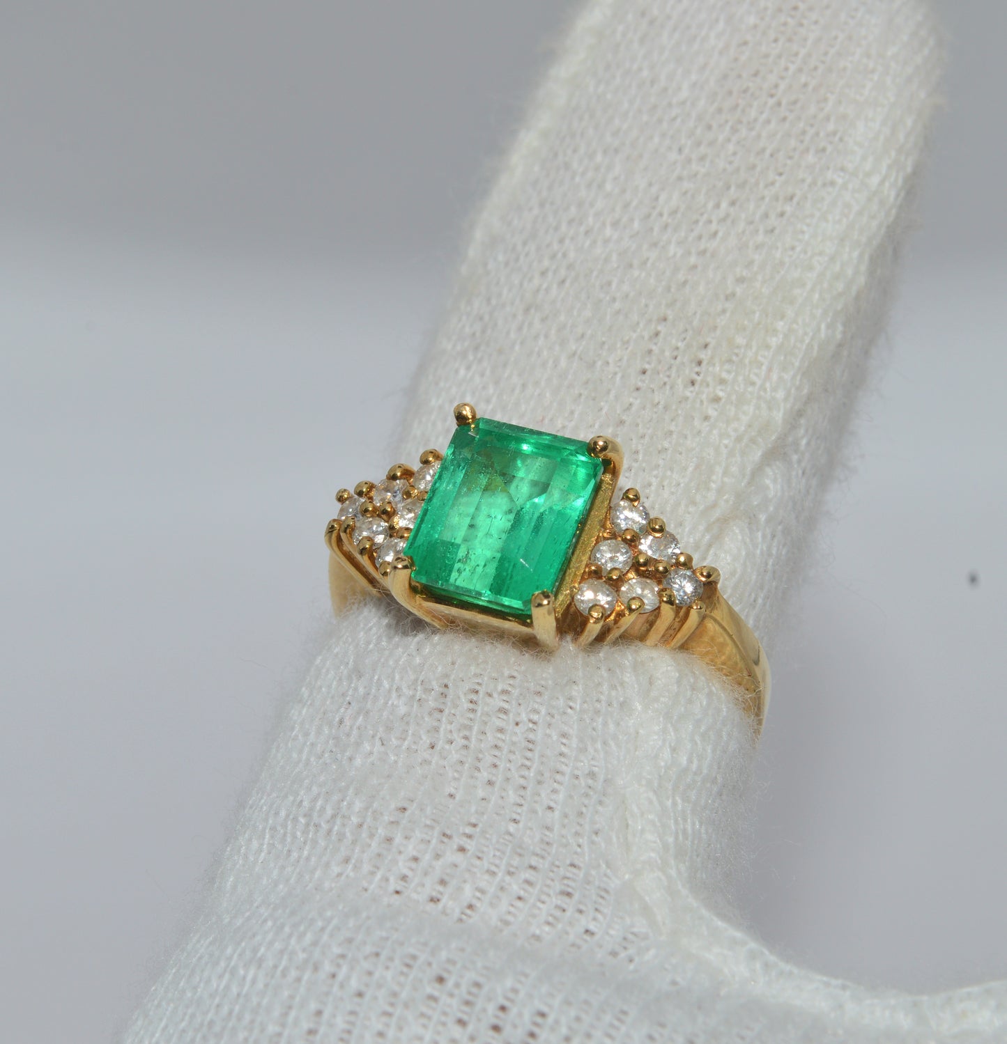 18ct Gold - Colombian Emerald & Diamond Ring left finger