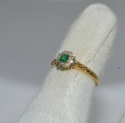 Victorian Era - Antique 18ct Gold - Emerald & Diamond Cluster Ring finger left