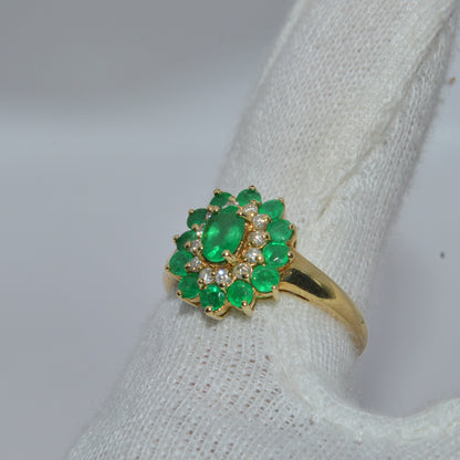 Vintage 2002 - 9ct Gold - Emerald & Diamond Cluster Ring finger left tilt