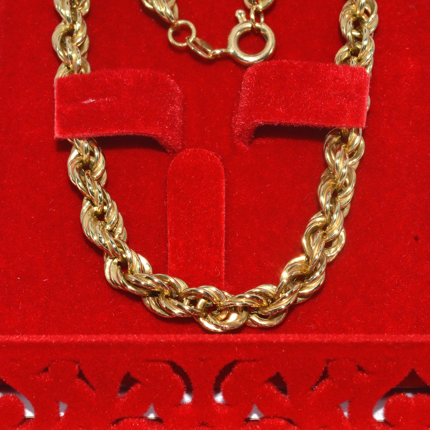 Vintage 1987 - 9ct Gold - Rope Chain front close