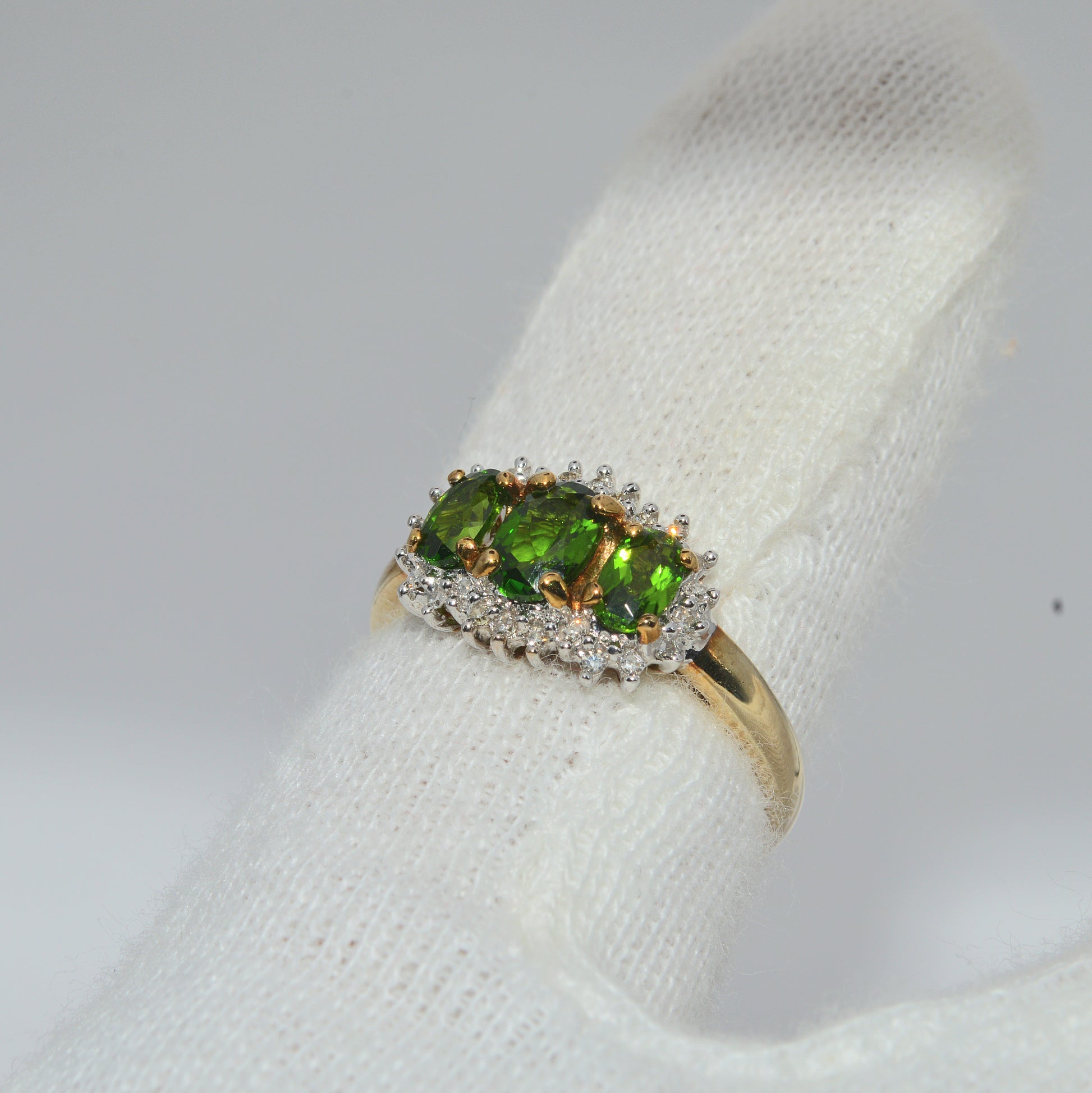 2005 - 9ct Gold - Chrome Diopside & Diamond Trilogy Ring finger left