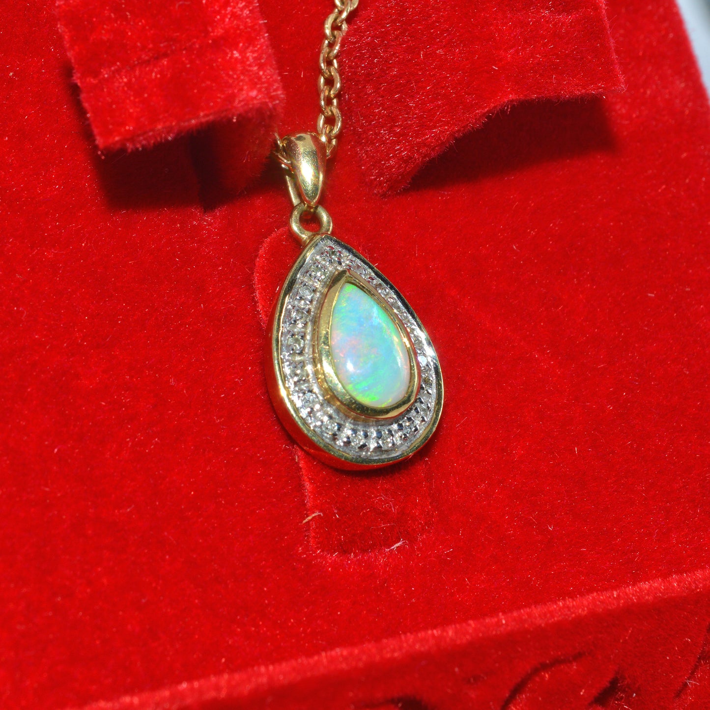 Vintage 1984 - 9ct Gold - Natural Opal & Diamond Necklace right box