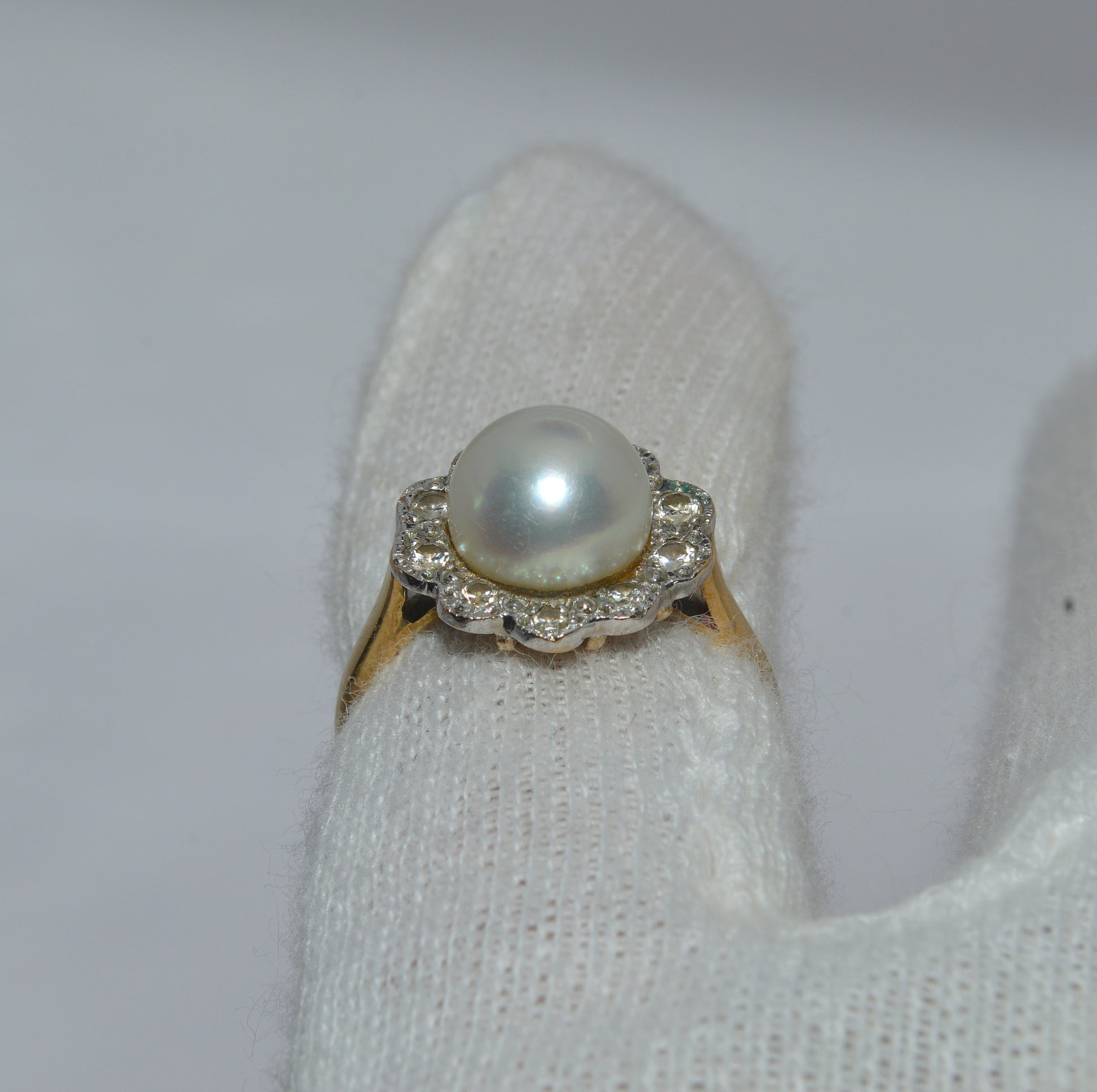 14ct Gold - Pearl & Diamond Cluster Ring finger rear on