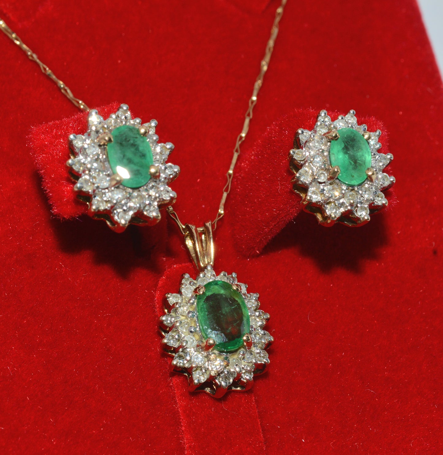 9ct Gold - Emerald & Diamond Cluster - Earrings & Necklace Set right