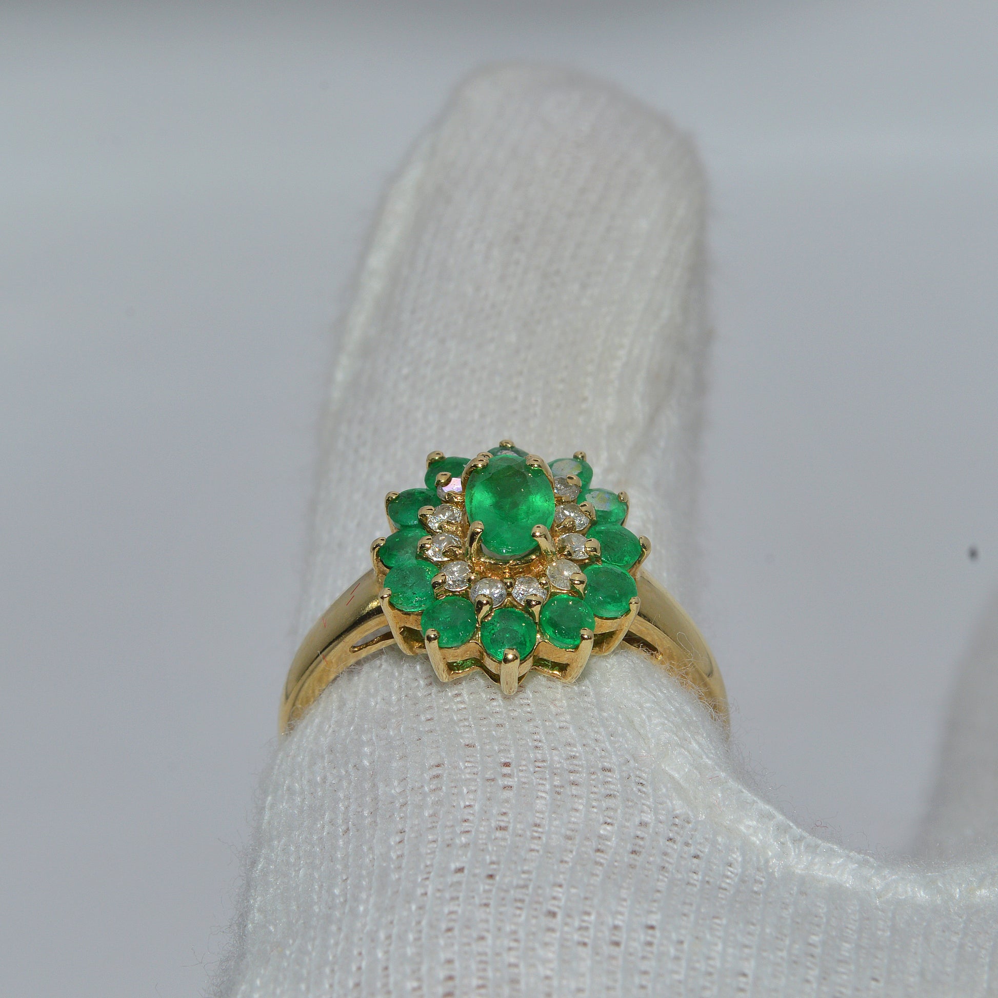 Vintage 2002 - 9ct Gold - Emerald & Diamond Cluster Ring finger rear on