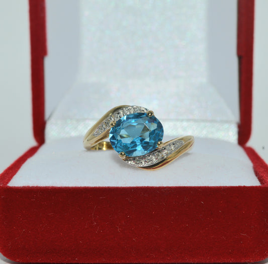 Vintage 1998 - 9ct Gold - Swiss Blue Topaz & Diamond Ring front