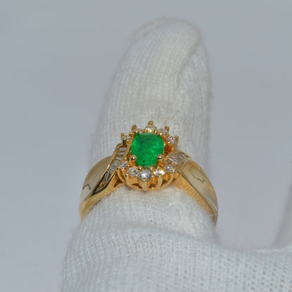 14ct Gold - Emerald & Diamond Ring finger rear