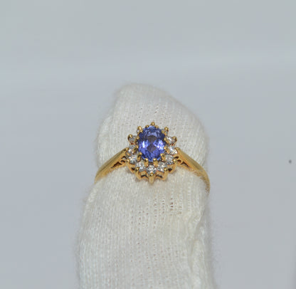 Vintage 1987 - 18ct Gold - Tanzanite & Diamond Cluster Ring finger rear
