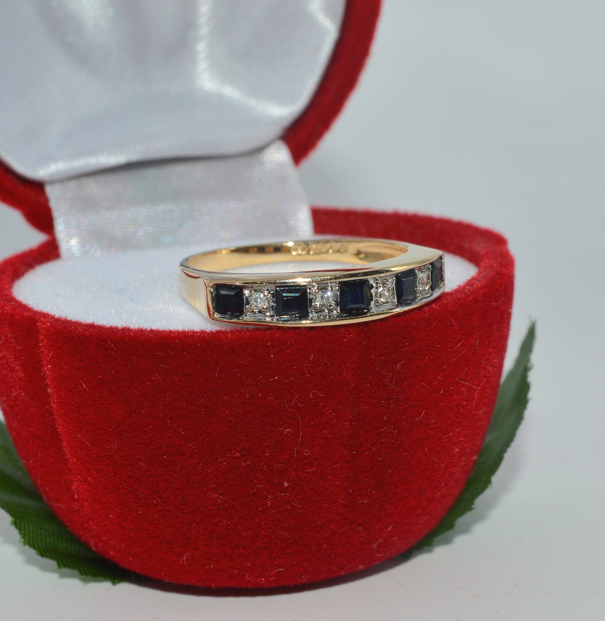 Vintage 1991 - 9ct Gold - Sapphire & Diamond Half Eternity Ring right