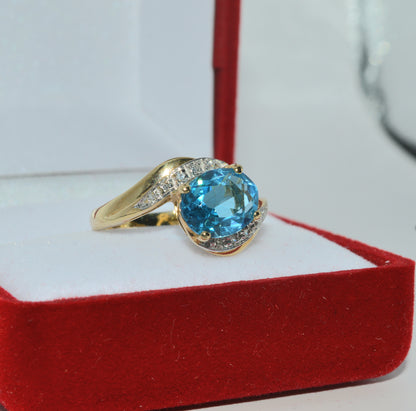 Vintage 1998 - 9ct Gold - Swiss Blue Topaz & Diamond Ring box right