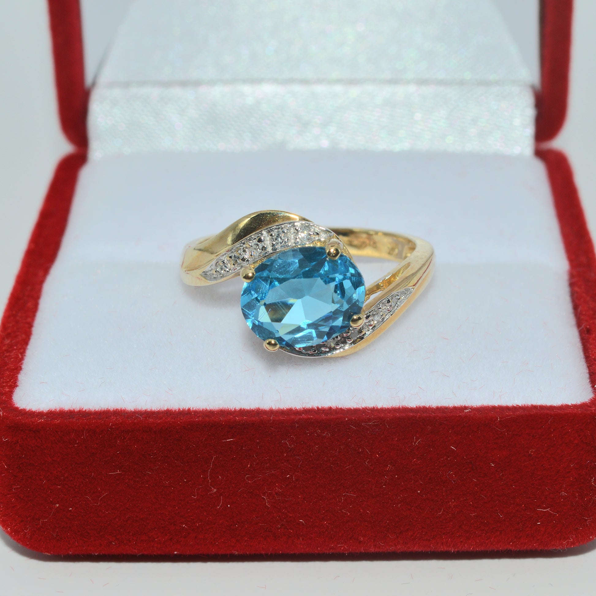 Vintage 1998 - 9ct Gold - Swiss Blue Topaz & Diamond Ring box top down