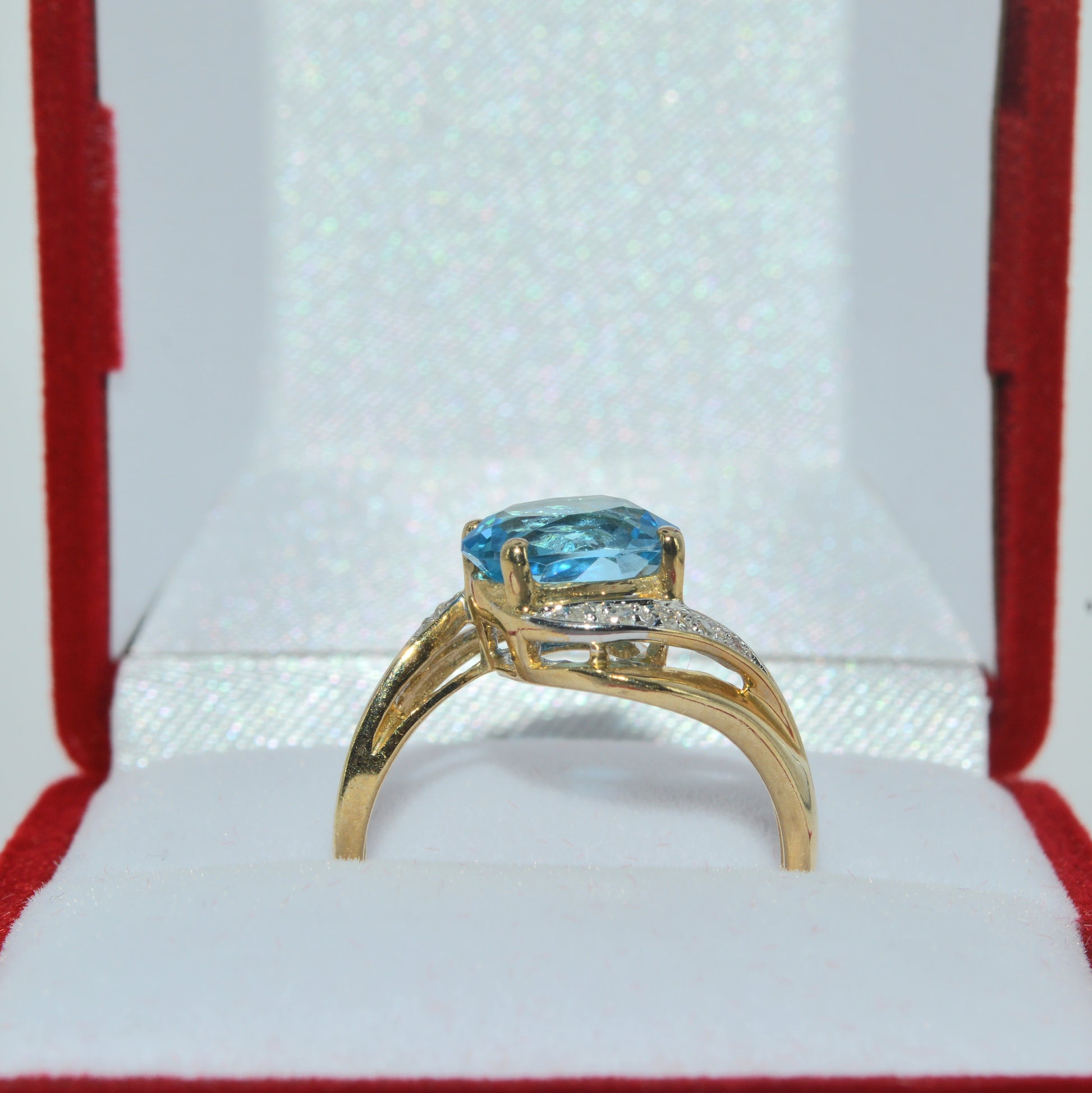 Vintage 1998 - 9ct Gold - Swiss Blue Topaz & Diamond Ring upright