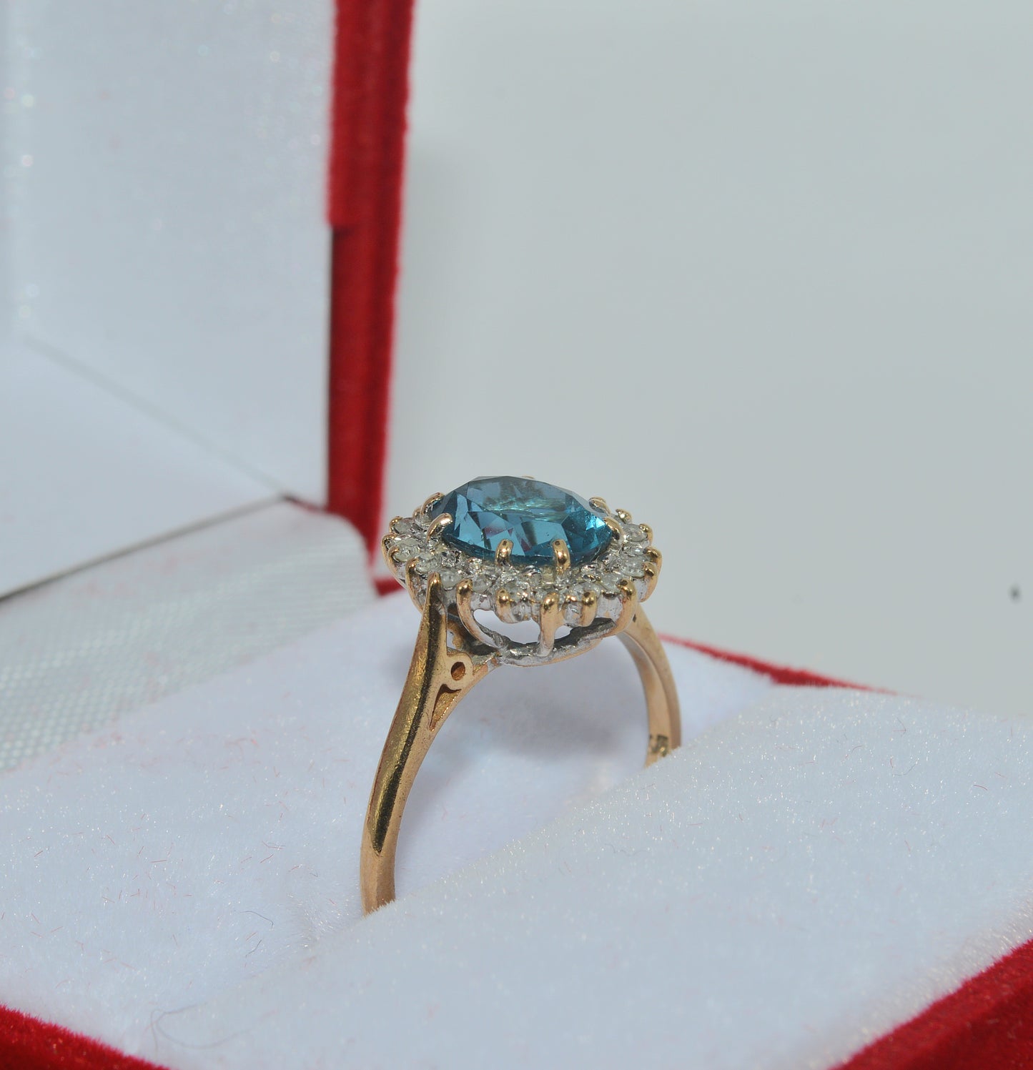 9ct Gold - Topaz & Diamond Cluster Ring upright right