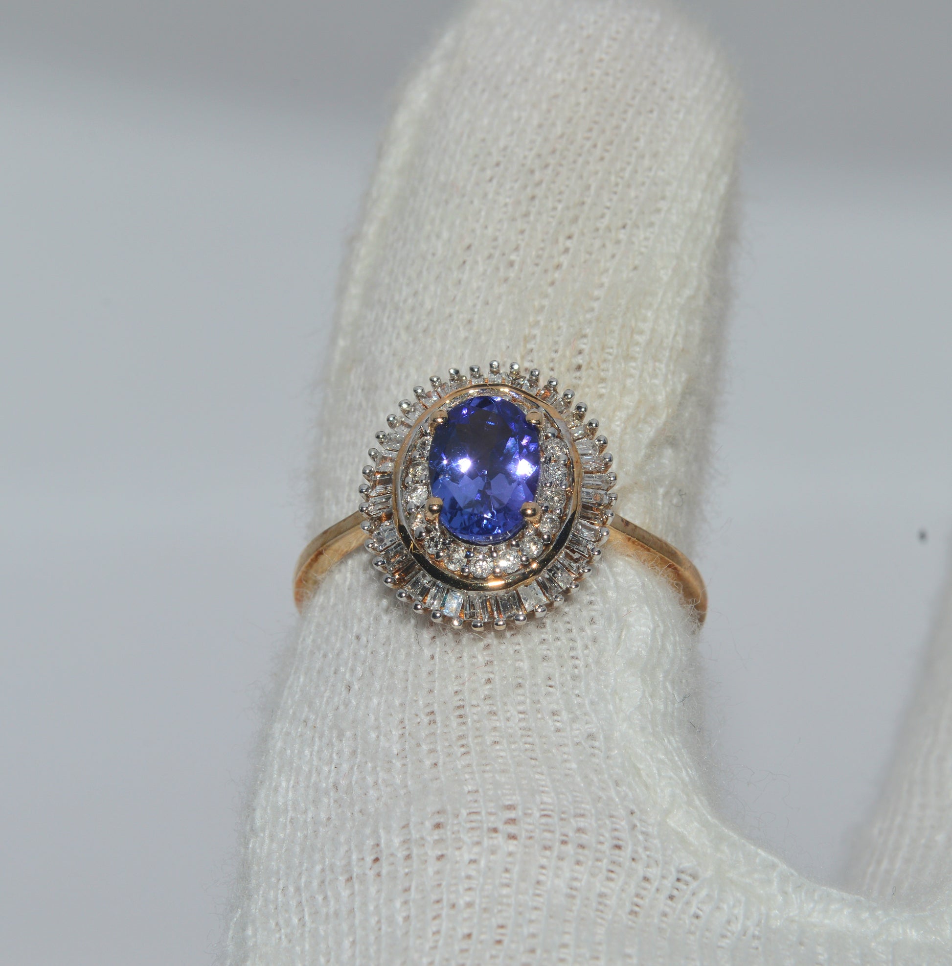 9ct Gold - Tanzanite & Baguette Diamond Cluster Ring finger top down