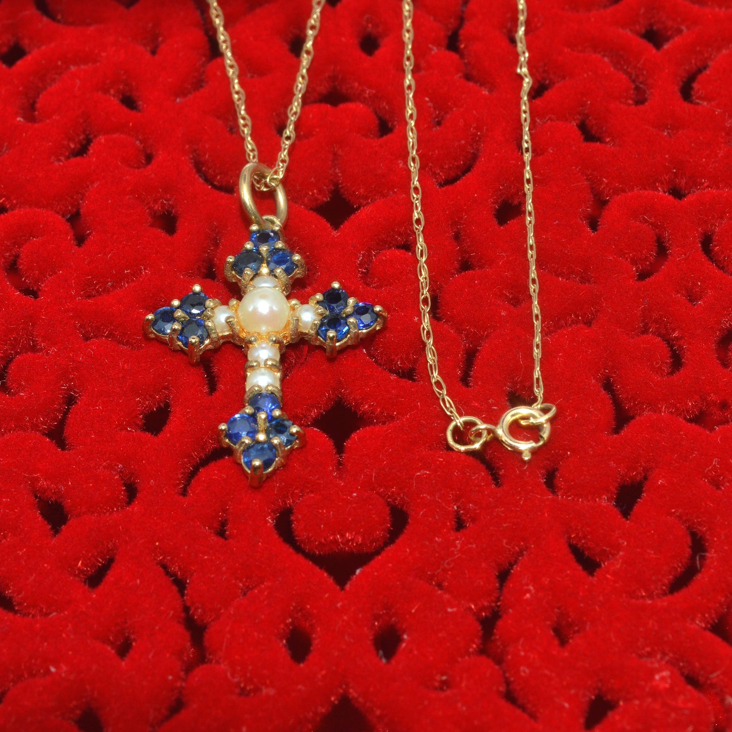 9ct Gold - Sapphire & Pearl Cross Necklace clasp topdown