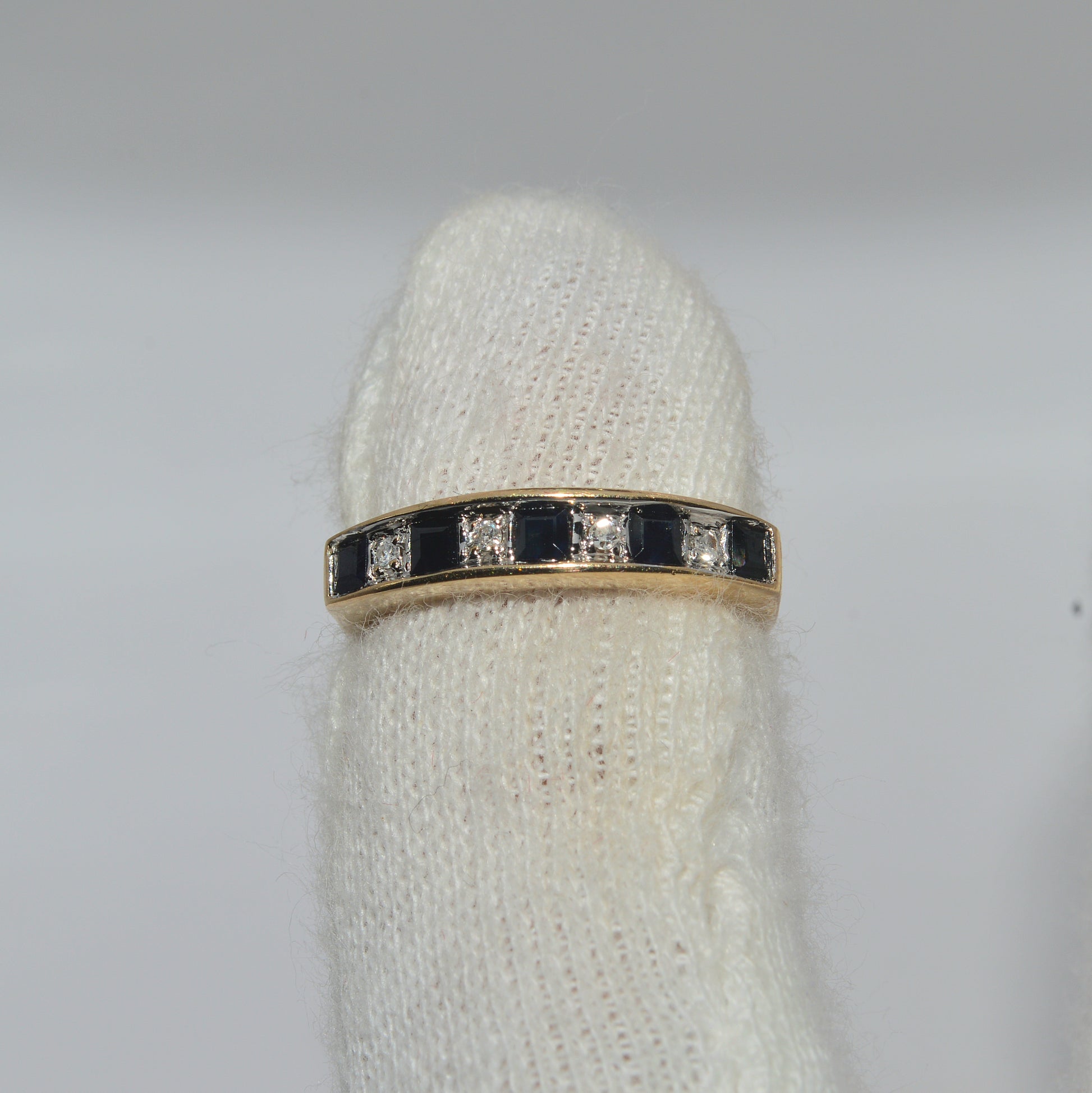 Vintage 1991 - 9ct Gold - Sapphire & Diamond Half Eternity Ring finger top down