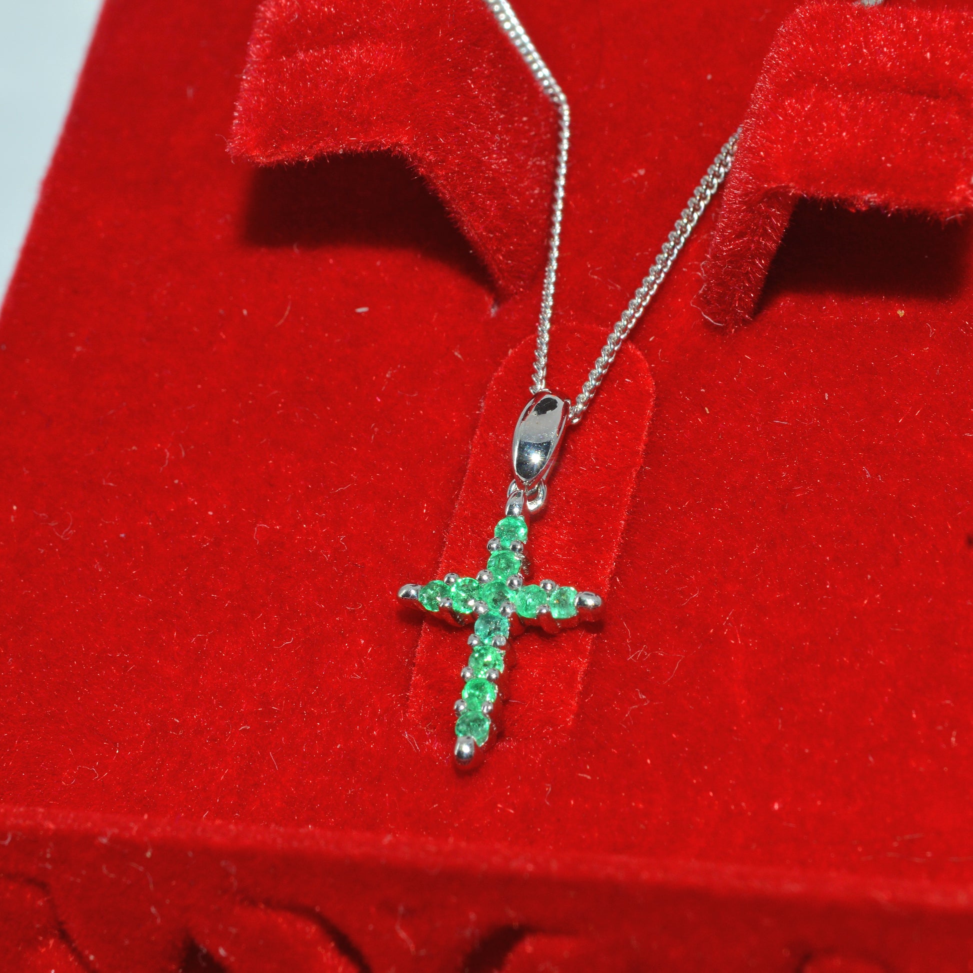 9ct White Gold - Emerald Cross Necklace left