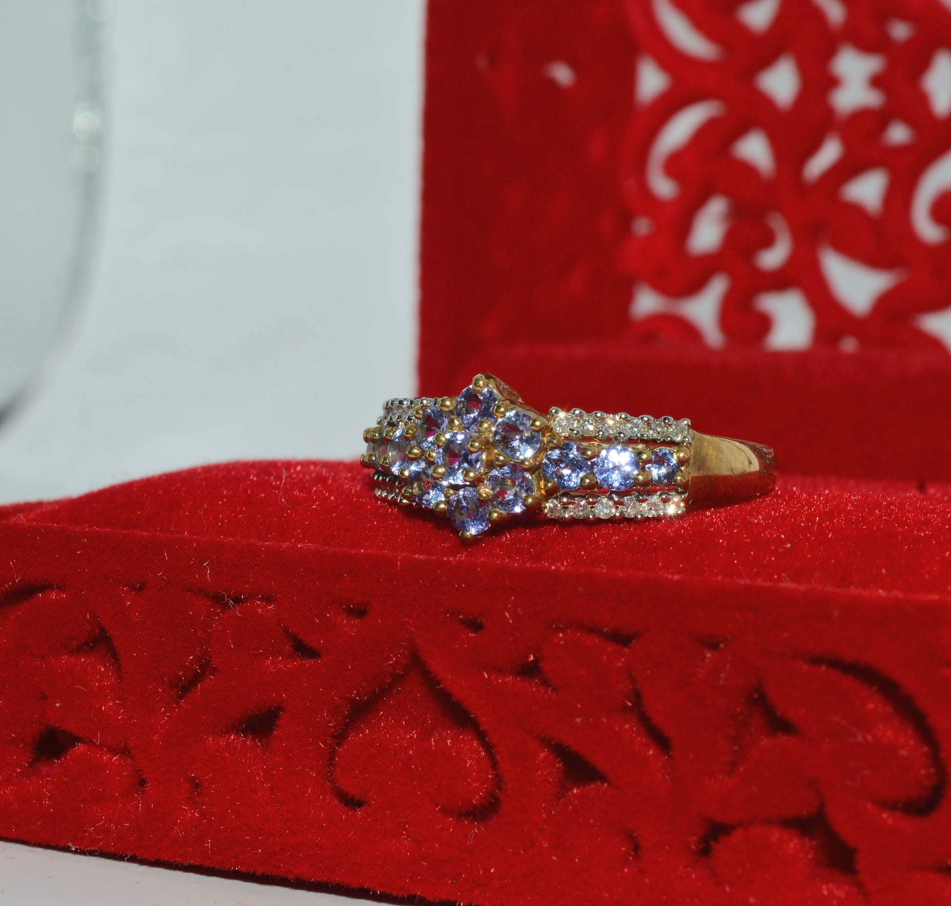 9ct Gold - Tanzanite & Diamond Ring left