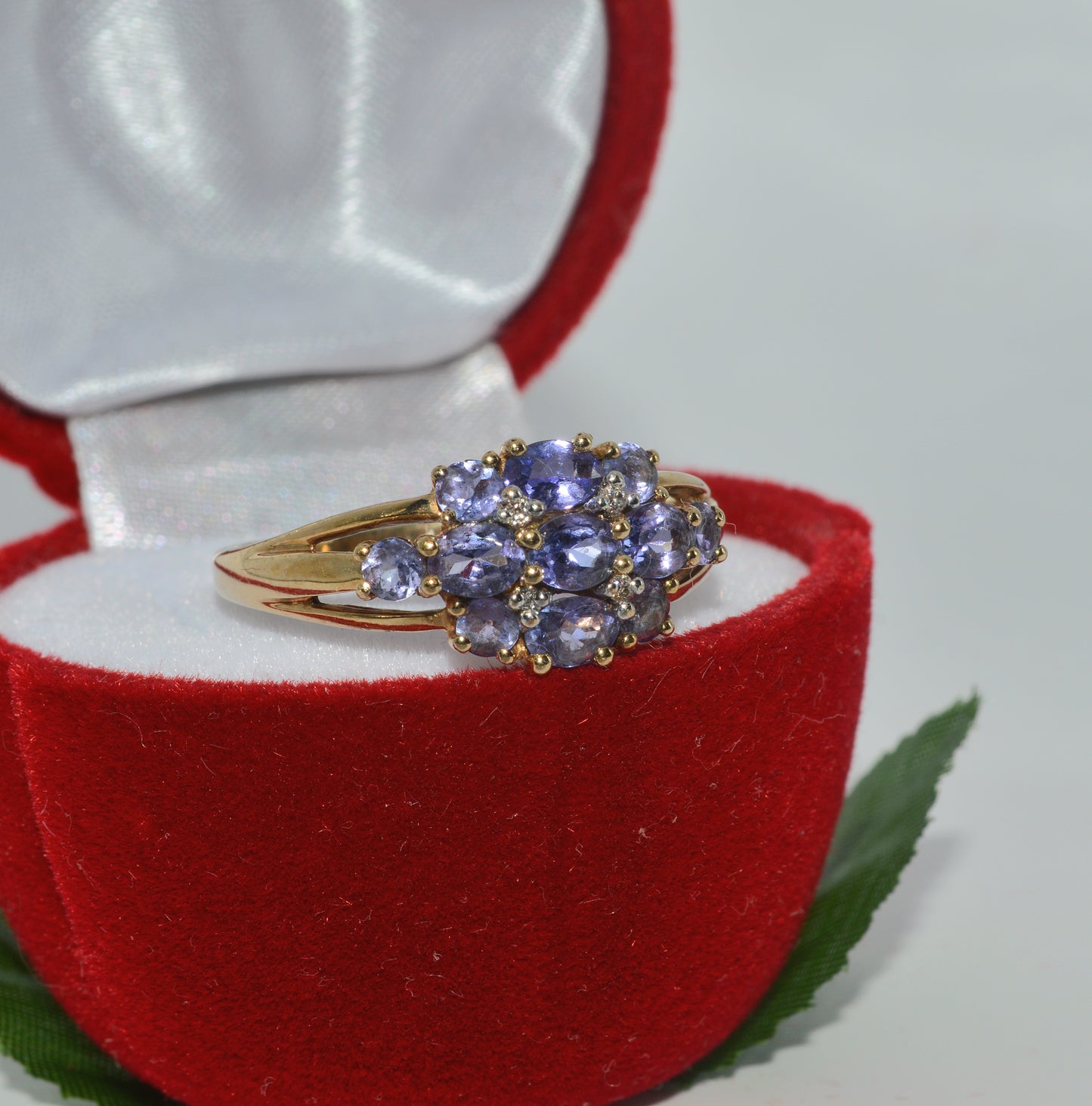 2006 - 9ct Gold - Diamond & Tanzanite Cluster Ring right