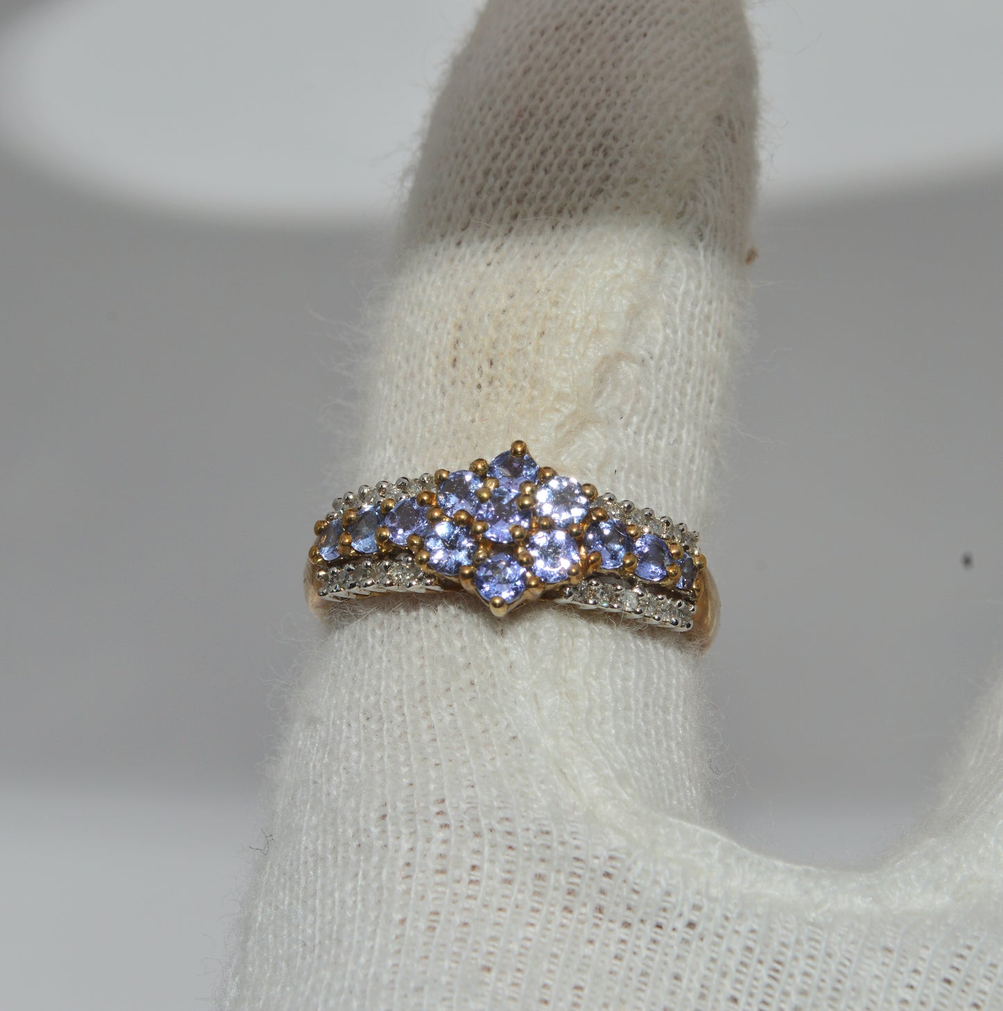 9ct Gold - Tanzanite & Diamond Ring finger