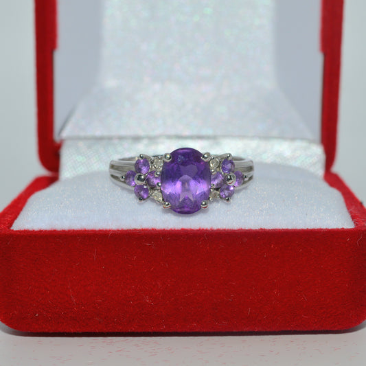 2006 - 9ct White Gold - Amethyst & Diamond Ring front