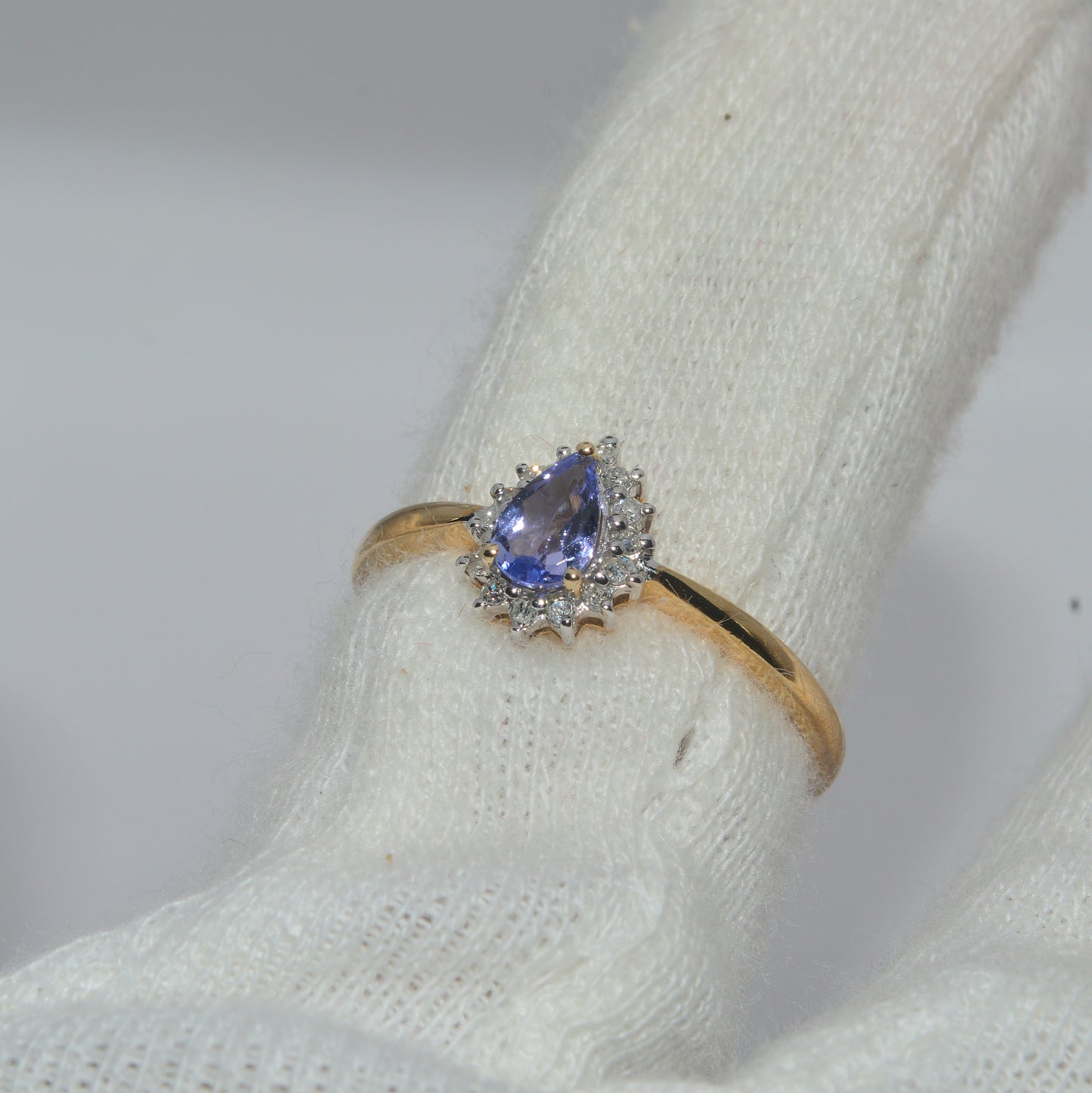 2005 - 9ct Gold - Diamond & Pear Tanzanite Cluster Ring finger left