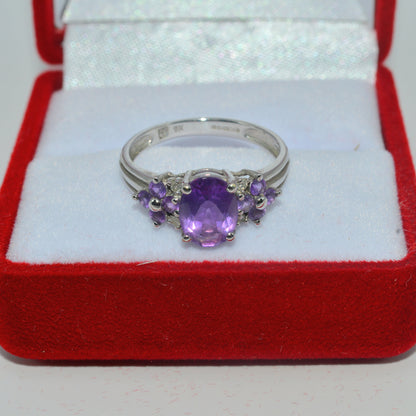 2006 - 9ct White Gold - Amethyst & Diamond Ring top down