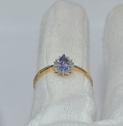 2005 - 9ct Gold - Diamond & Pear Tanzanite Cluster Ring finger rear