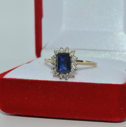 Vintage 1987 - 9ct Gold - Sapphire & Diamond Cluster Ring left