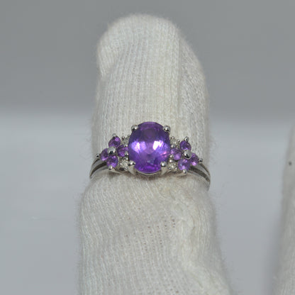 2006 - 9ct White Gold - Amethyst & Diamond Ring finger top down